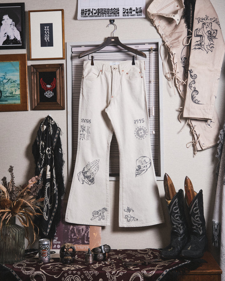 TATTOO FLASH PRINT MODERN DENIM FLARED CUT