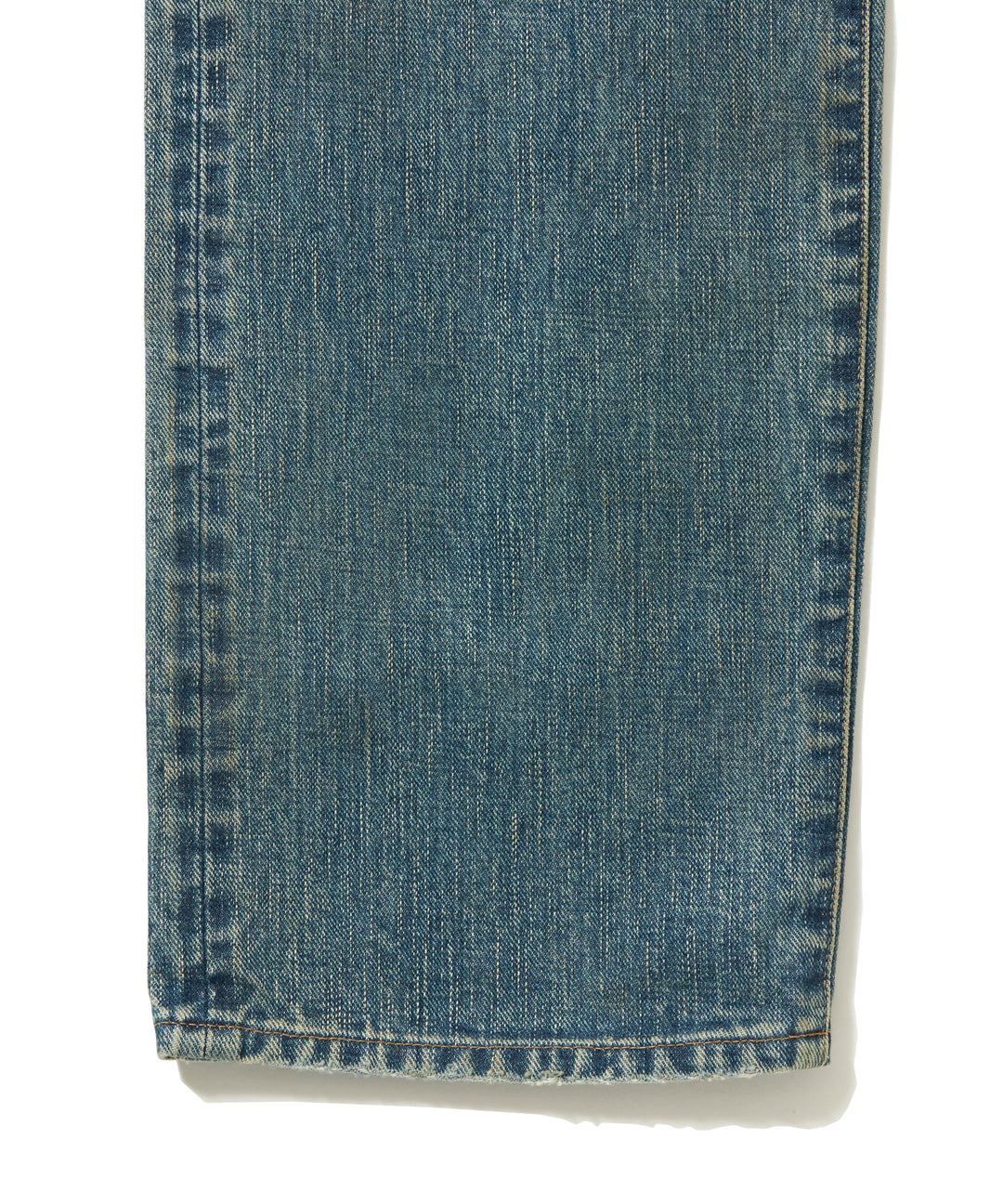 DESTRESSED MODERN DENIM STRAIGHT CUT