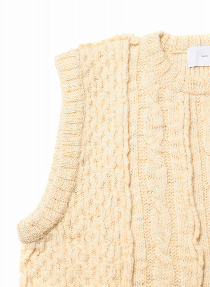 CABLE BUG KNIT VEST