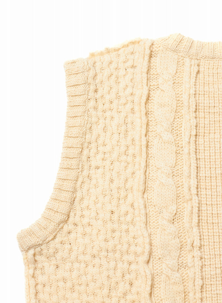 CABLE BUG KNIT VEST