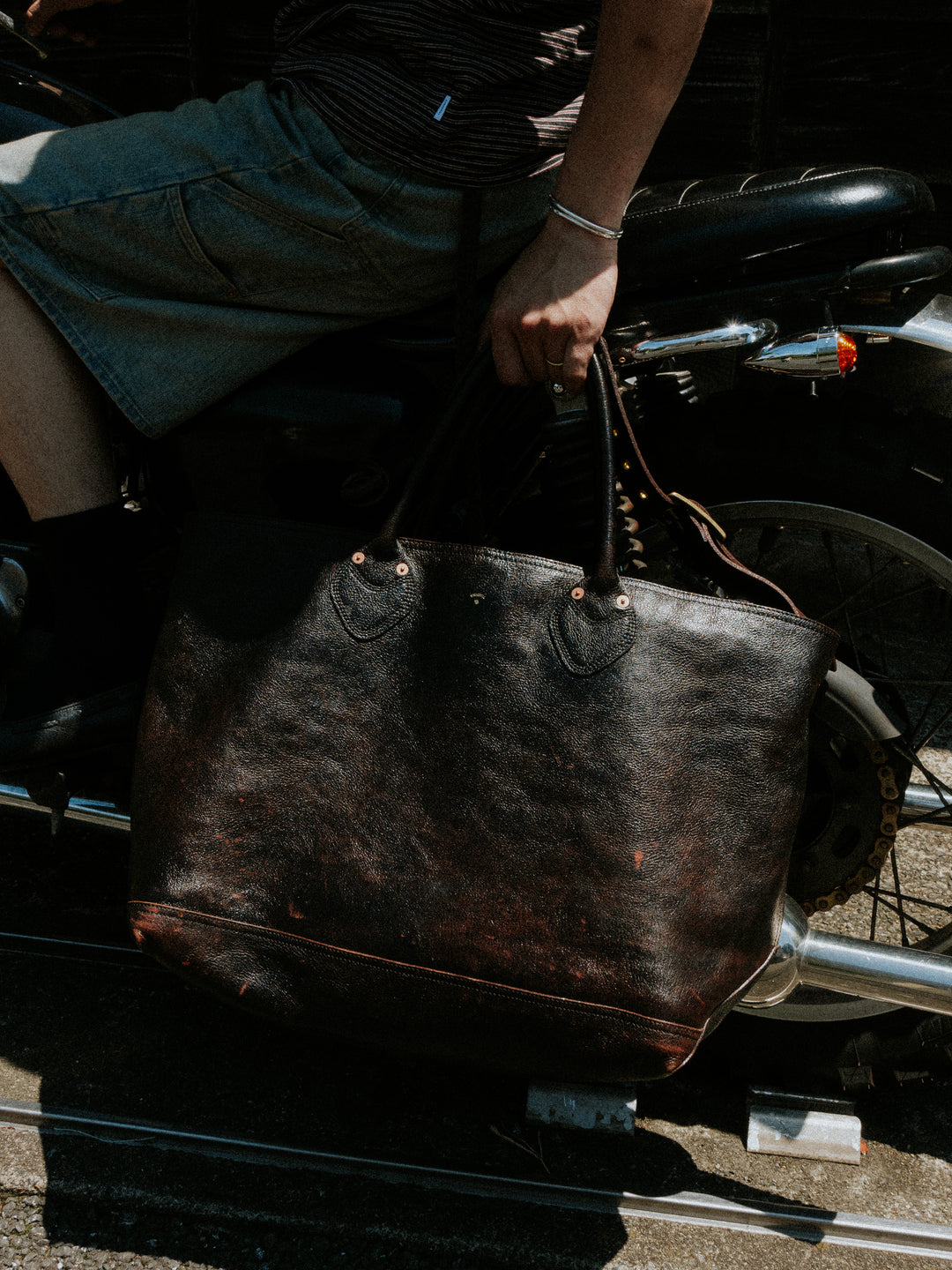 LEATHER TOTE BAG