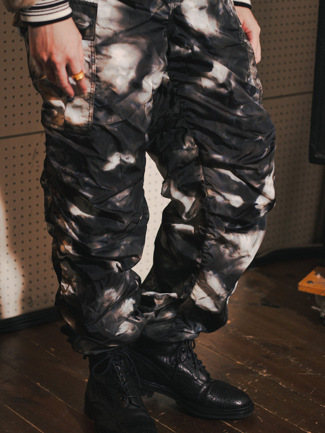 POUR CAMO CARGO PANTS